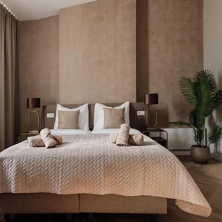 New High-end Historic Building In Safe Area Сasa de vacaciones *