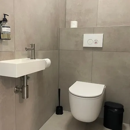 Vakantiehuis New High-end W Wifi In Lovely And Safe Area